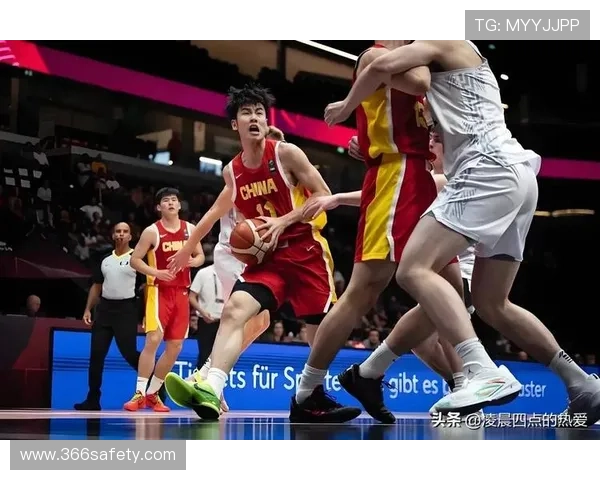 中国男篮力克强敌晋级世界杯四强 揭秘背后的战术调整与团队协作