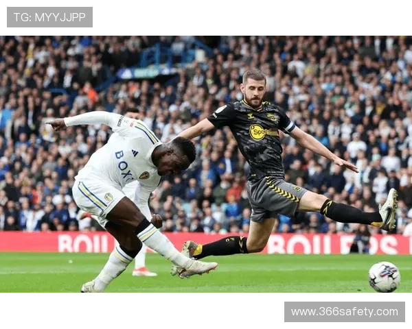 利兹联足球俱乐部宣布新赛季阵容调整并签约多名潜力球员