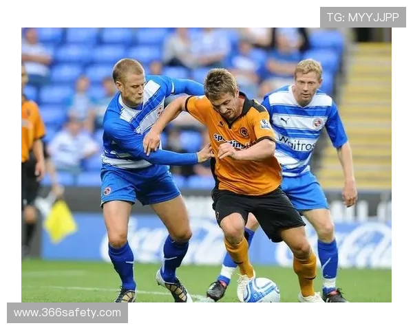 雷丁俱乐部的辉煌历程与足球文化传承之路